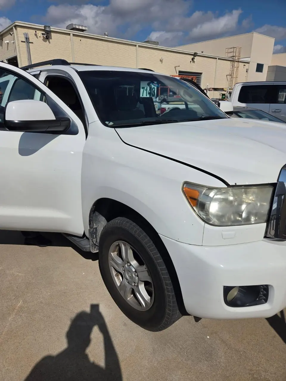 White Toyota Tundra pickup truck sold for cash in Dallas
